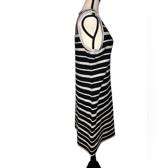 Max studio women’s size 8 Black and White Striped Sleeveless Dress 100% cotton - Picture 4 of 9